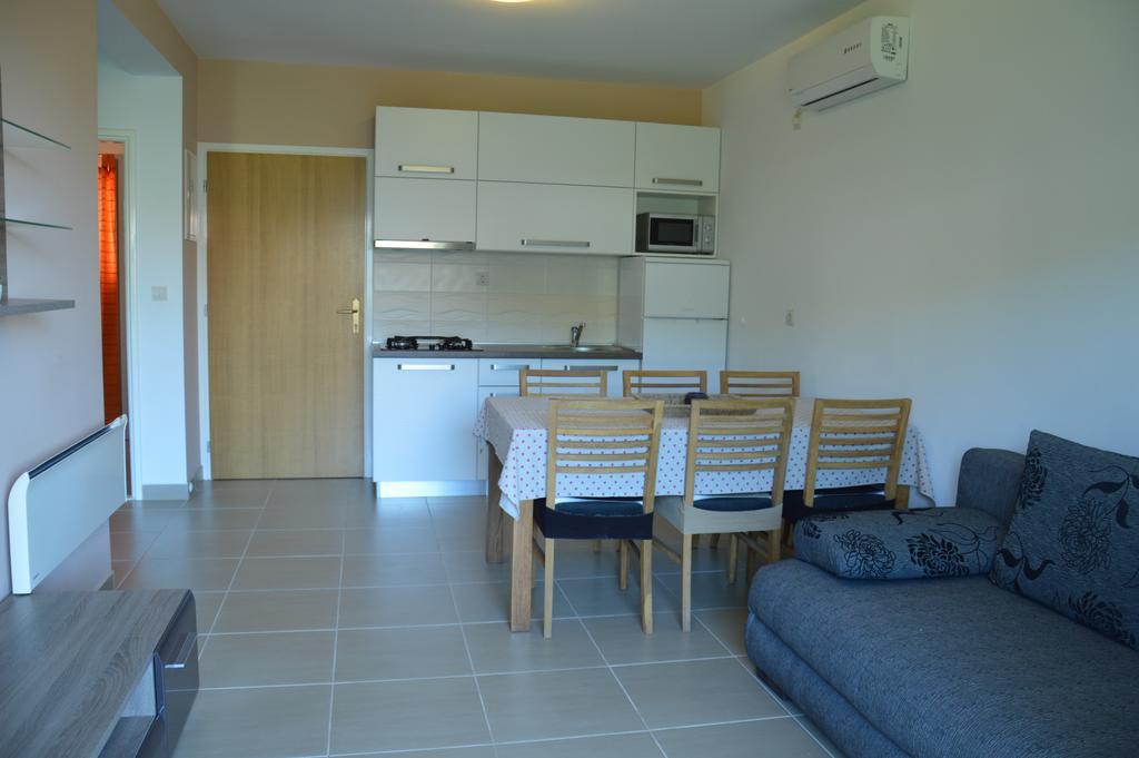 Apartments Villa Katija Drvenik  Quarto foto